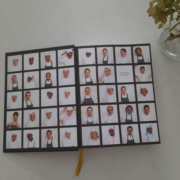 Jamie Oliver Cook book - Picture 2 of 4